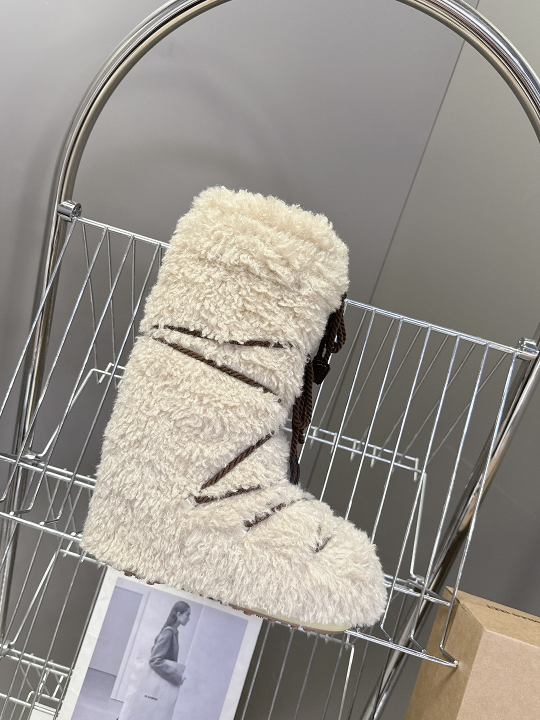 Moon Boot 秋冬最新款雪地靴 丑萌滑雪鞋超多明星网红种草 秋冬滑雪必备款 现在有一款更另类的雪地