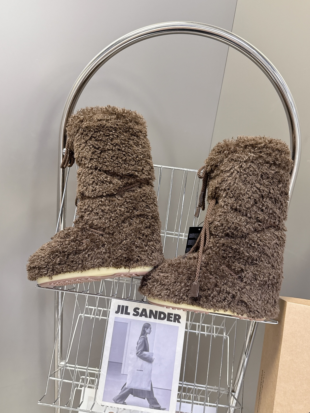 Moon Boot 秋冬最新款雪地靴 丑萌滑雪鞋超多明星网红种草 秋冬滑雪必备款 现在有一款更另类的雪地