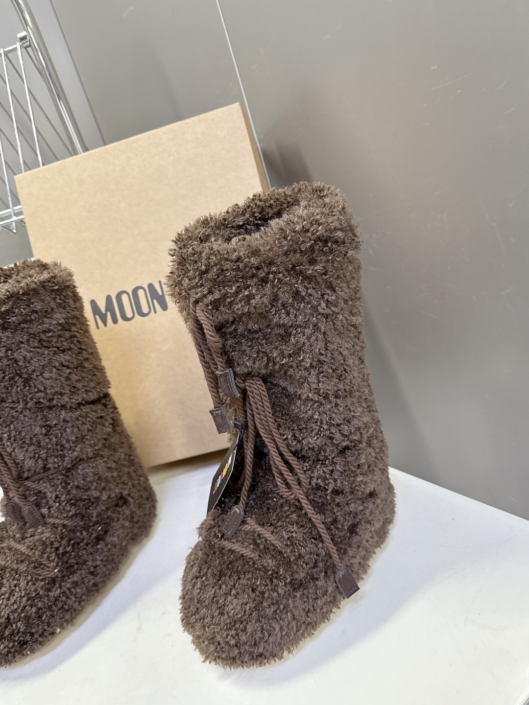 Moon Boot 秋冬最新款雪地靴 丑萌滑雪鞋超多明星网红种草 秋冬滑雪必备款 现在有一款更另类的雪地