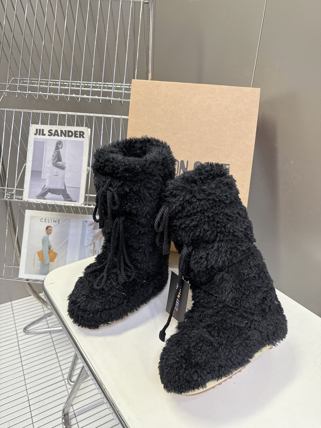 Moon Boot 秋冬最新款雪地靴 丑萌滑雪鞋超多明星网红种草 秋冬滑雪必备款 现在有一款更另类的雪地