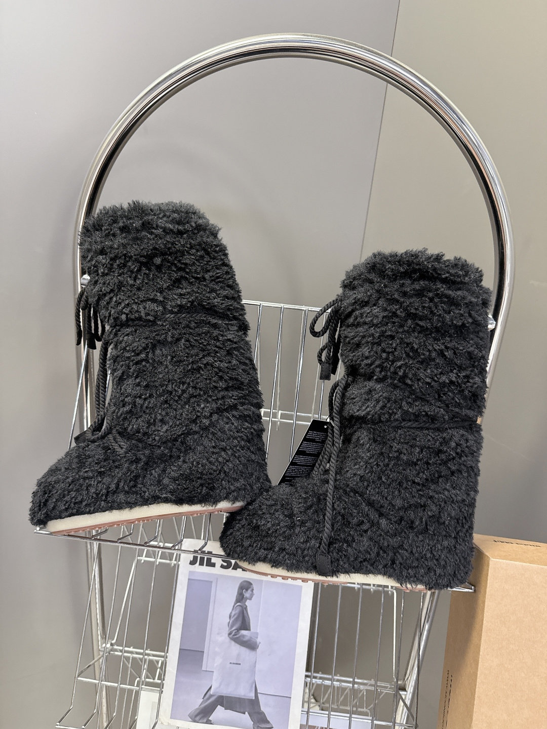 Moon Boot 秋冬最新款雪地靴 丑萌滑雪鞋超多明星网红种草 秋冬滑雪必备款 现在有一款更另类的雪地