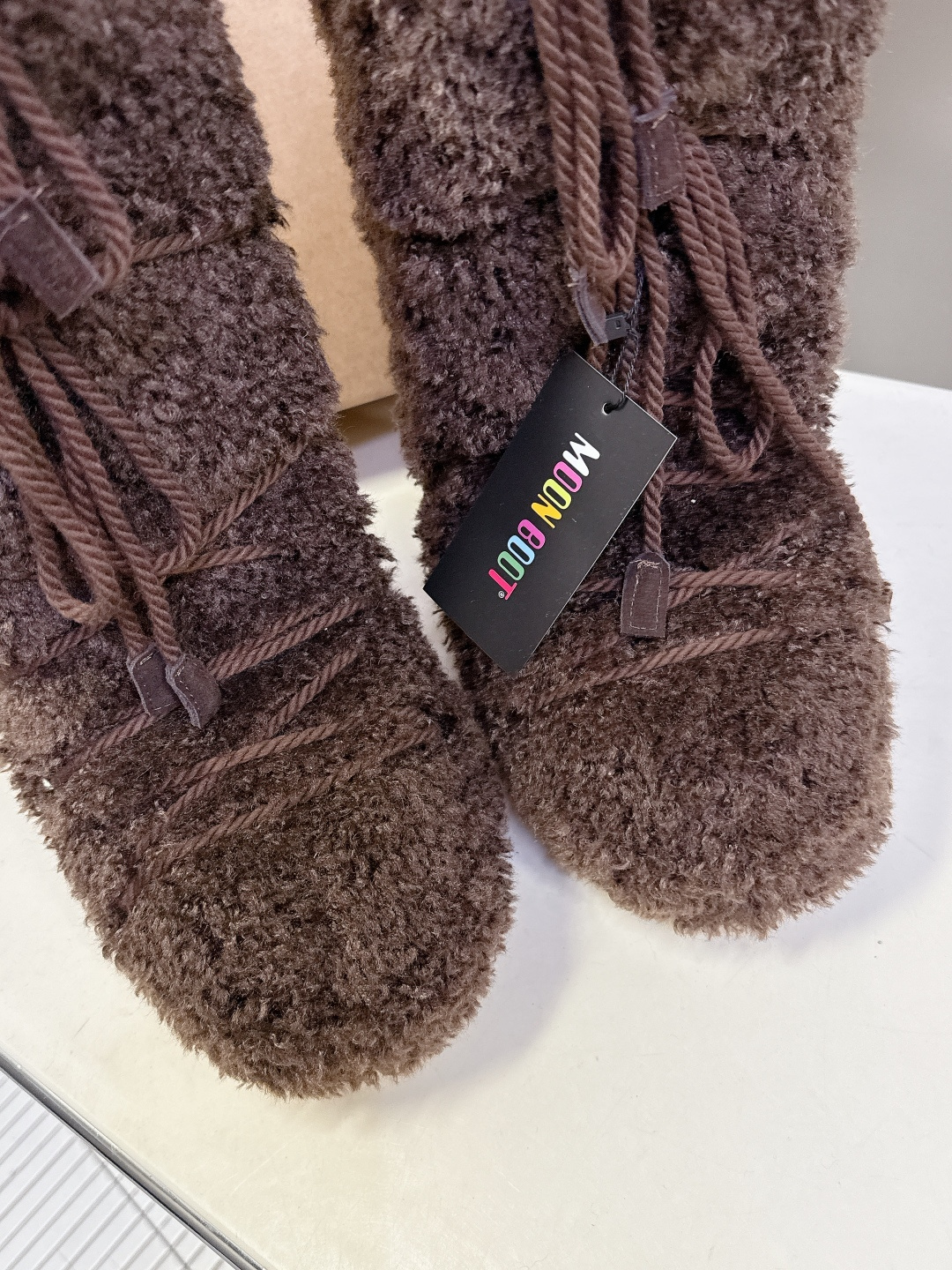 Moon Boot 秋冬最新款雪地靴 丑萌滑雪鞋超多明星网红种草 秋冬滑雪必备款 现在有一款更另类的雪地