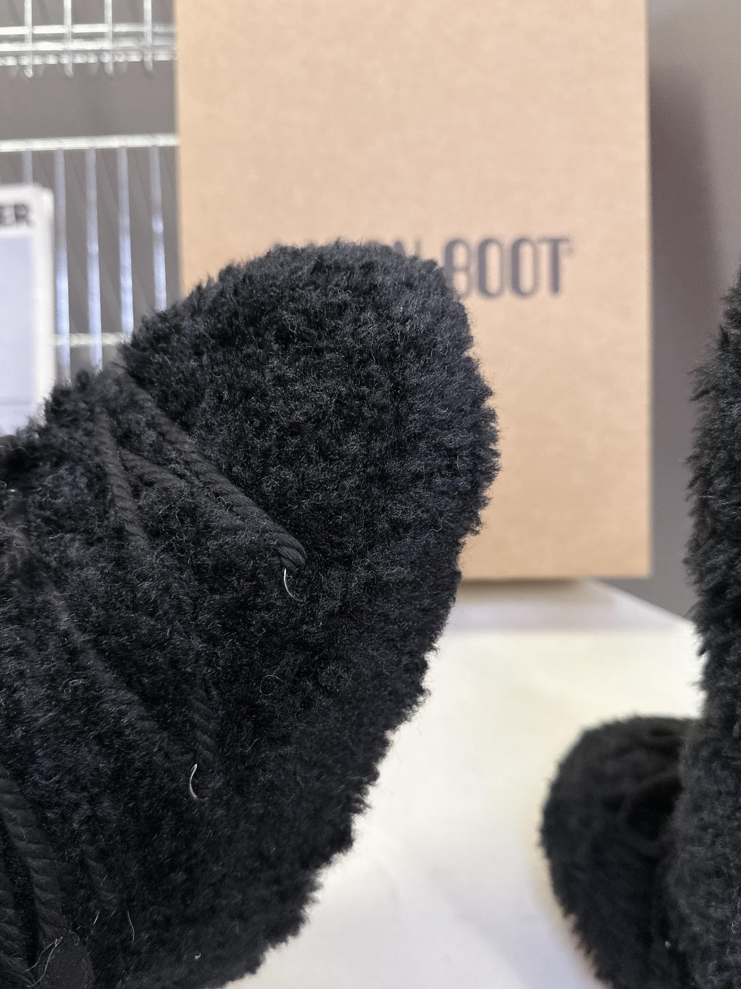 Moon Boot 秋冬最新款雪地靴 丑萌滑雪鞋超多明星网红种草 秋冬滑雪必备款 现在有一款更另类的雪地