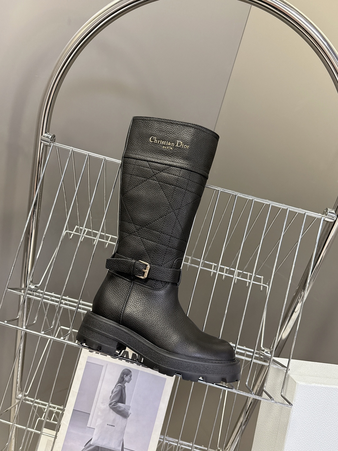 Dior迪奥2025秋冬最新款一脚蹬长靴 超多明星网红种草、简约的设计 极具辨识度的logo点缀 品牌价