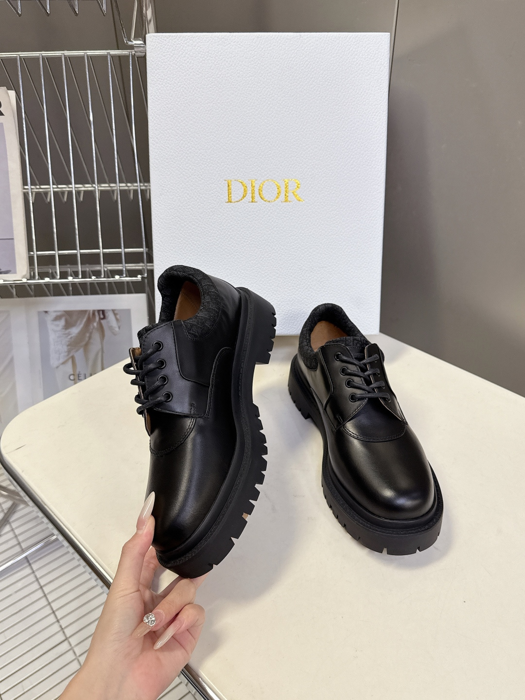 Dior迪奥2025最新款老钱风小皮鞋超多明星网红种草 绝对是今年的大爆款贼好看 简约的鞋面设计 极具品