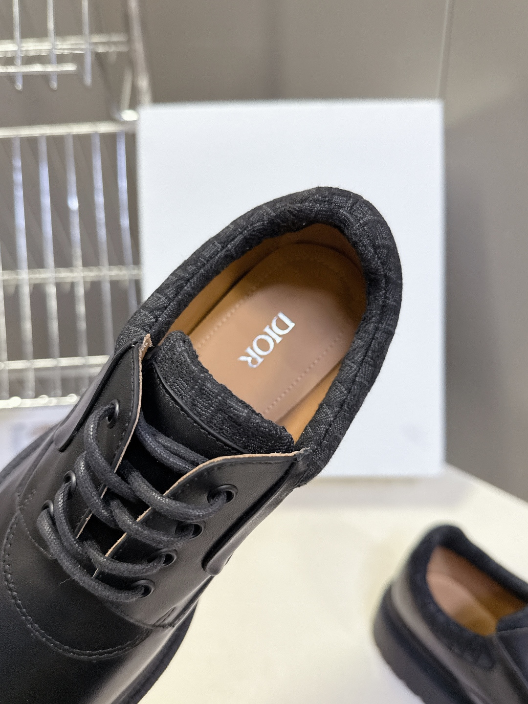 Dior迪奥2025最新款老钱风小皮鞋超多明星网红种草 绝对是今年的大爆款贼好看 简约的鞋面设计 极具品