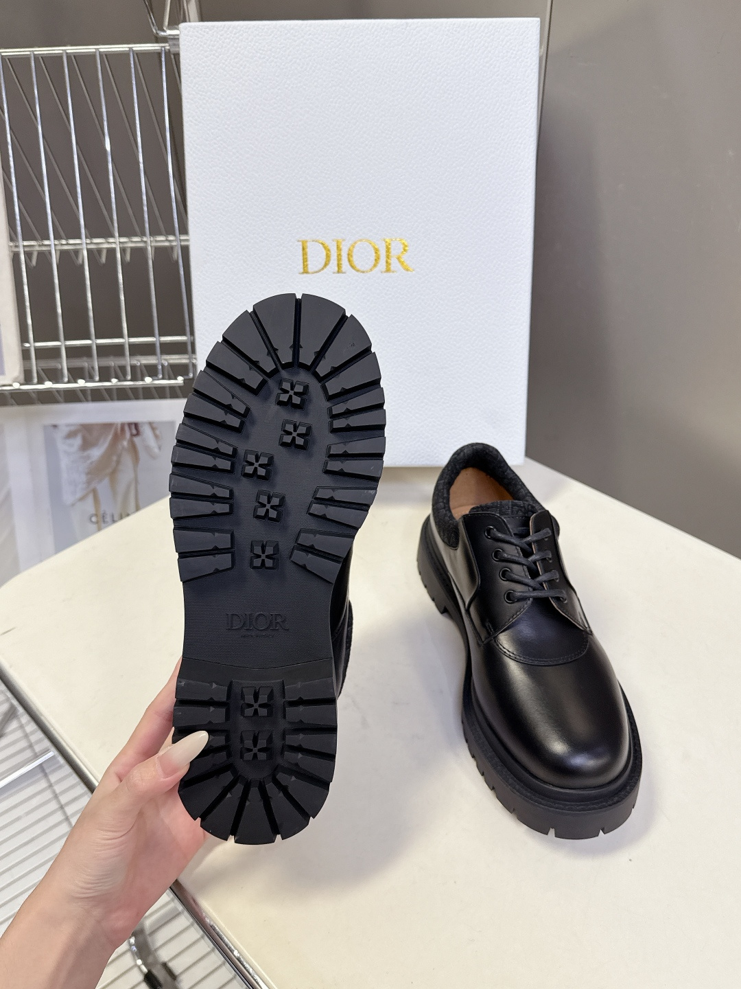 Dior迪奥2025最新款老钱风小皮鞋超多明星网红种草 绝对是今年的大爆款贼好看 简约的鞋面设计 极具品