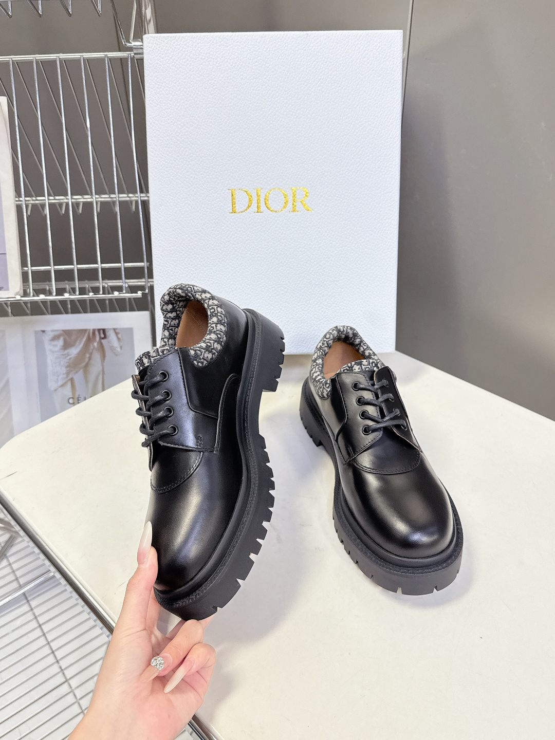 Dior迪奥2025最新款老钱风小皮鞋超多明星网红种草 绝对是今年的大爆款贼好看 简约的鞋面设计 极具品