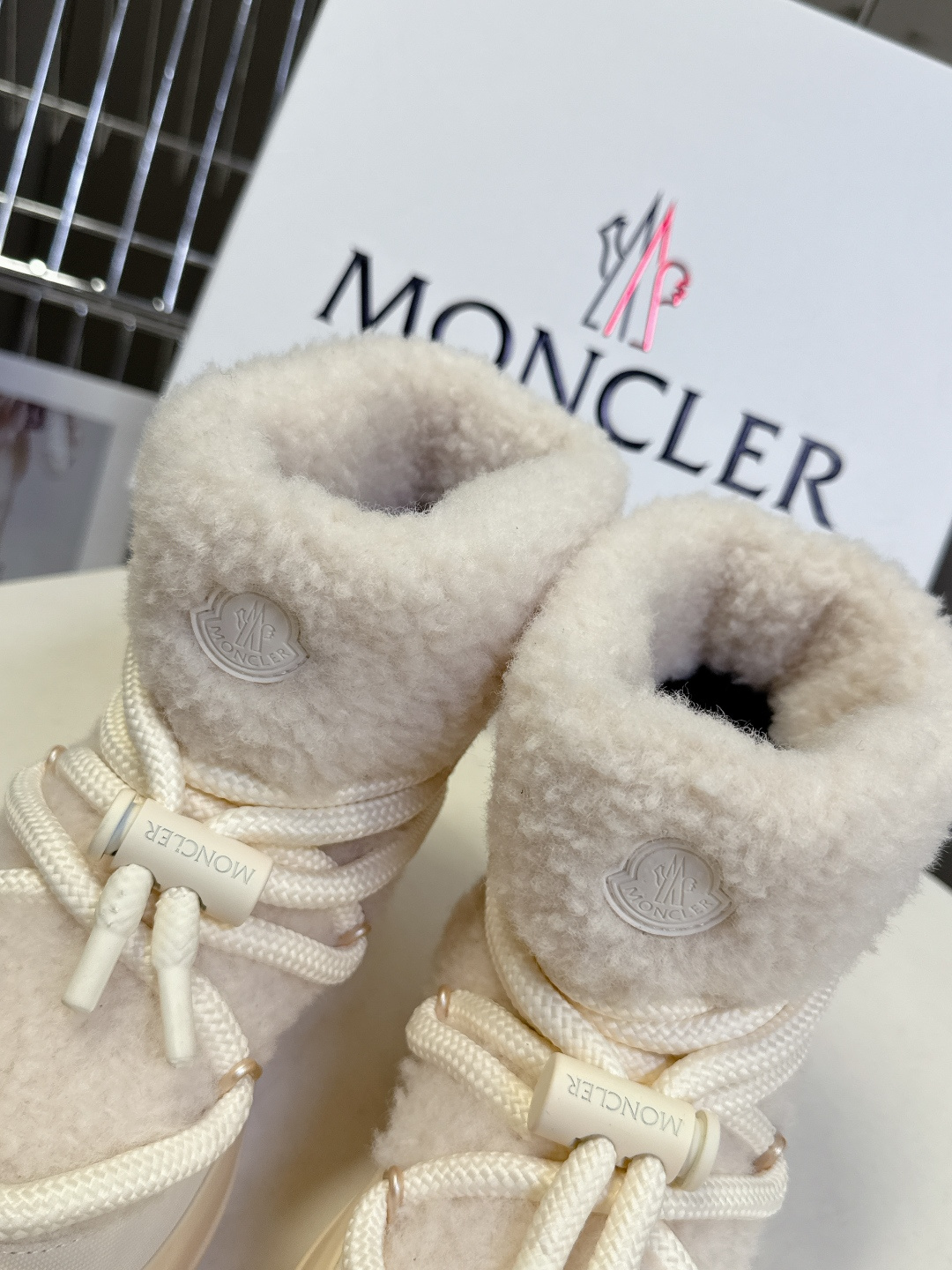Moncler蒙口2025秋冬最新款雪地靴 奢华与功能的完美融合 真羊毛加绒内里，-10℃也能暴走雪地 