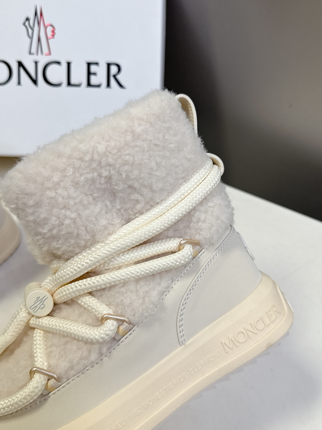 Moncler蒙口2025秋冬最新款雪地靴 奢华与功能的完美融合 真羊毛加绒内里，-10℃也能暴走雪地 