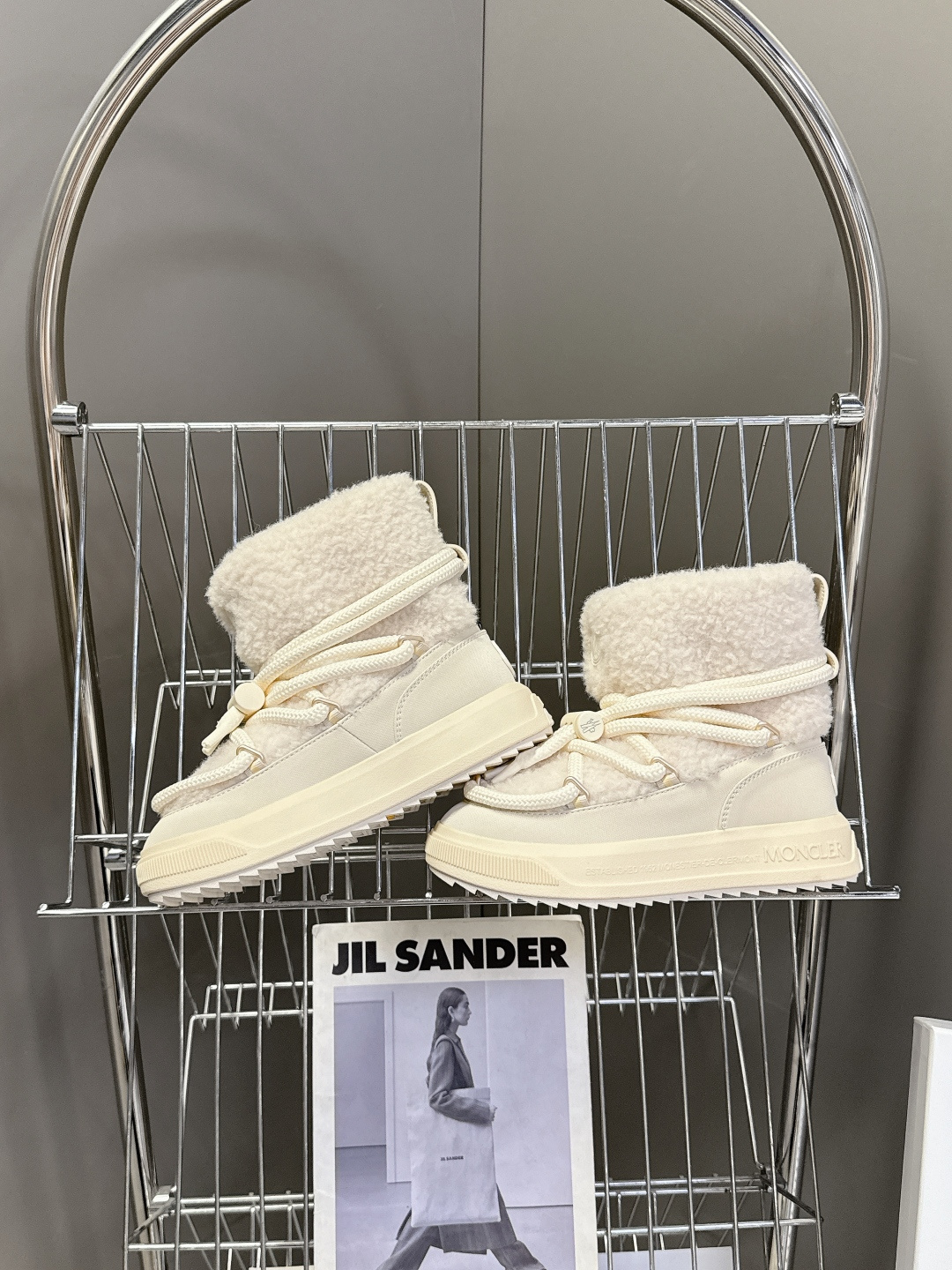 Moncler蒙口2025秋冬最新款雪地靴 奢华与功能的完美融合 真羊毛加绒内里，-10℃也能暴走雪地 