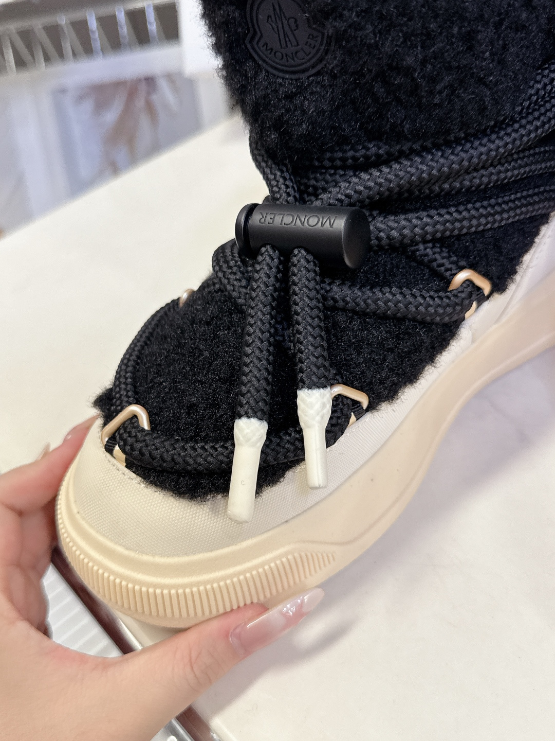 Moncler蒙口2025秋冬最新款雪地靴 奢华与功能的完美融合 真羊毛加绒内里，-10℃也能暴走雪地 