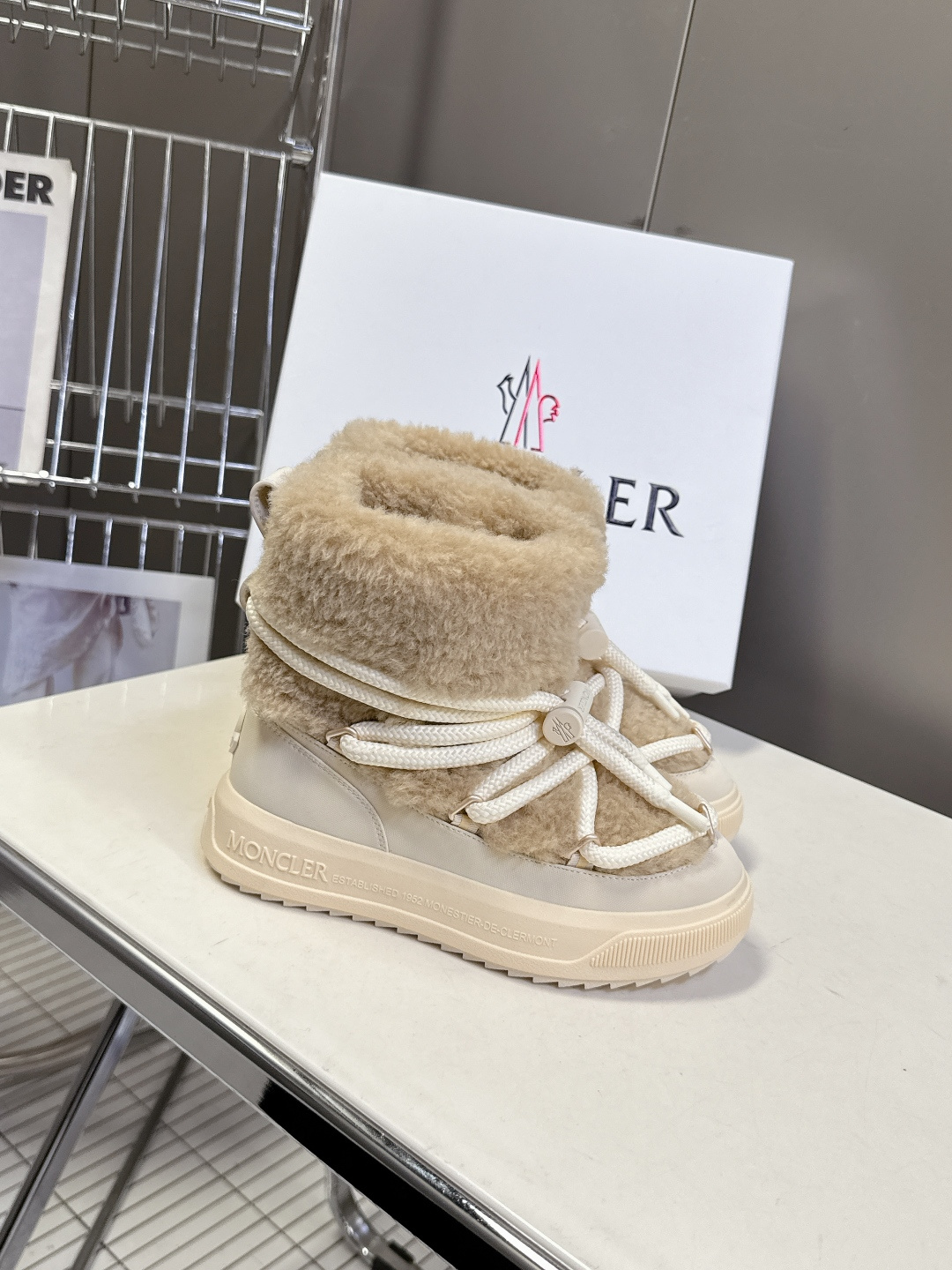 Moncler蒙口2025秋冬最新款雪地靴 奢华与功能的完美融合 真羊毛加绒内里，-10℃也能暴走雪地 