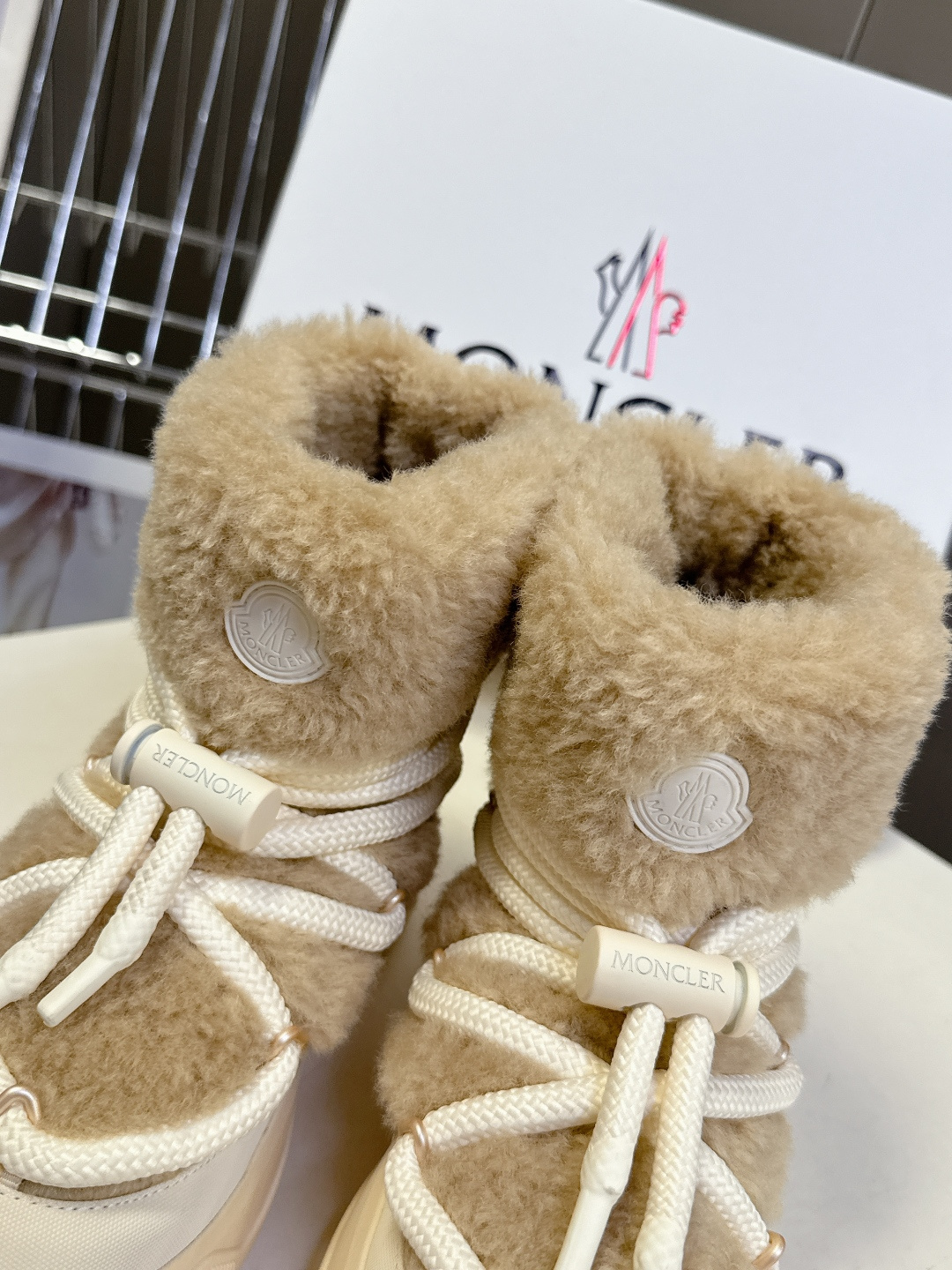 Moncler蒙口2025秋冬最新款雪地靴 奢华与功能的完美融合 真羊毛加绒内里，-10℃也能暴走雪地 