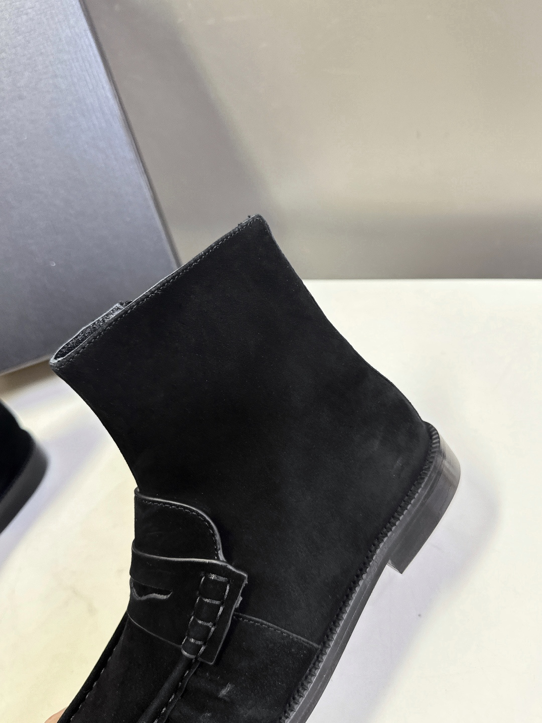 Saint Laurent圣罗兰秋冬最新款短靴 超级超级无敌火爆的一个款这款我们家每个版面的五金扣都要开