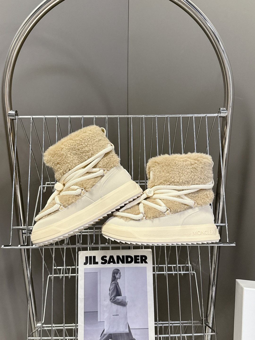 Moncler蒙口2025秋冬最新款雪地靴 奢华与功能的完美融合 真羊毛加绒内里，-10℃也能暴走雪地 