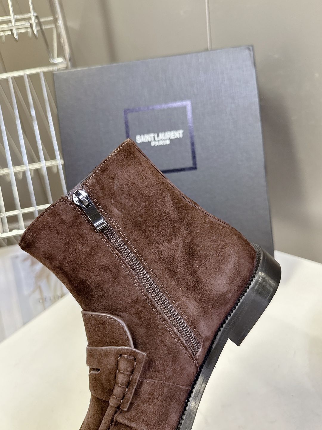 Saint Laurent圣罗兰秋冬最新款短靴 超级超级无敌火爆的一个款这款我们家每个版面的五金扣都要开