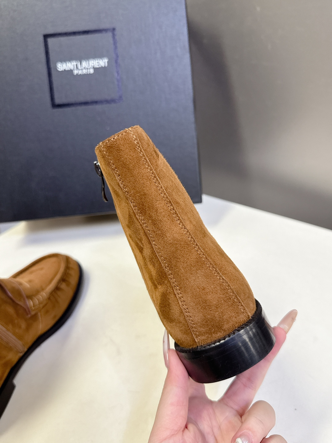 Saint Laurent圣罗兰秋冬最新款短靴 超级超级无敌火爆的一个款这款我们家每个版面的五金扣都要开