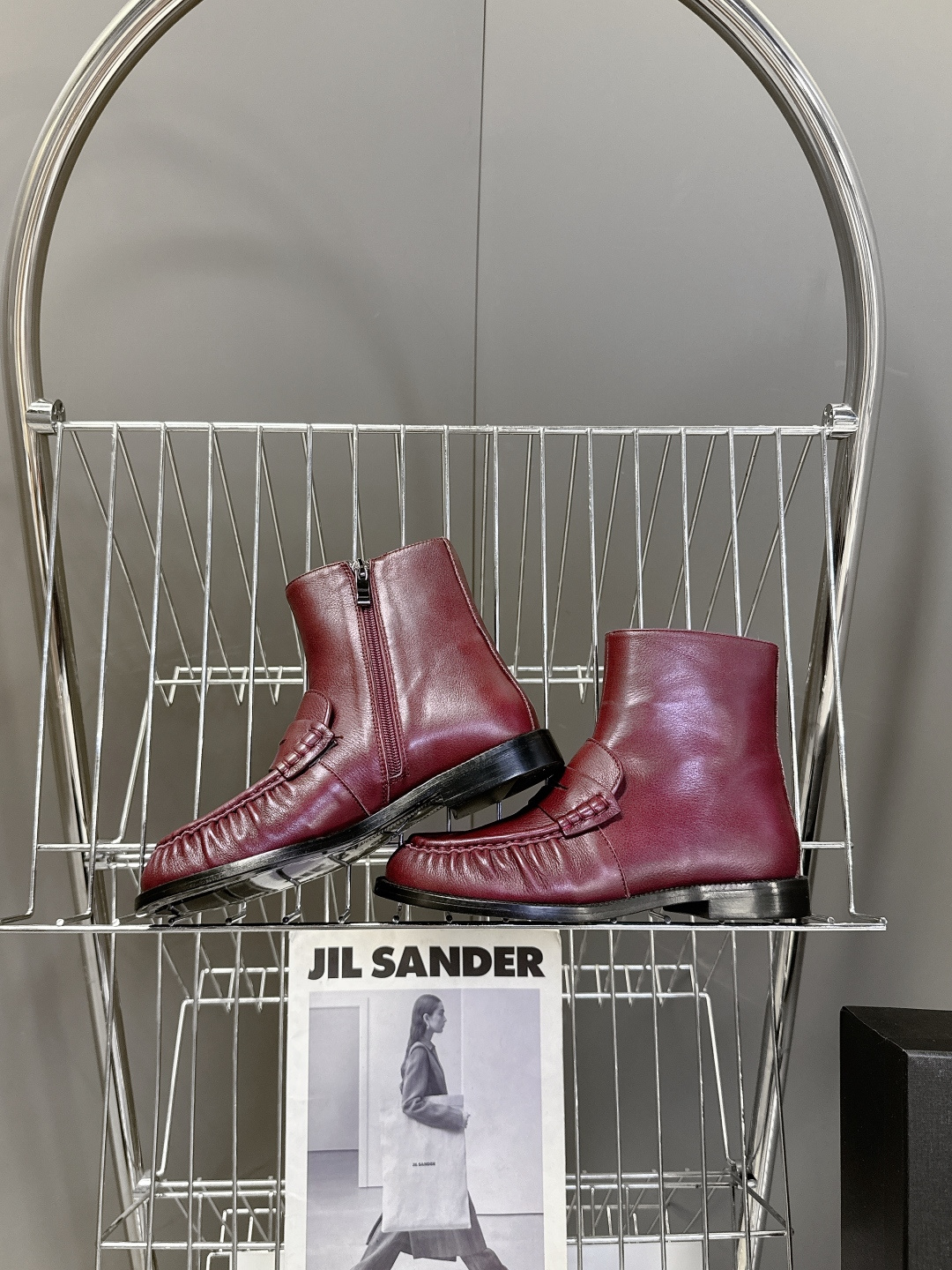 Saint Laurent圣罗兰秋冬最新款短靴 超级超级无敌火爆的一个款这款我们家每个版面的五金扣都要开