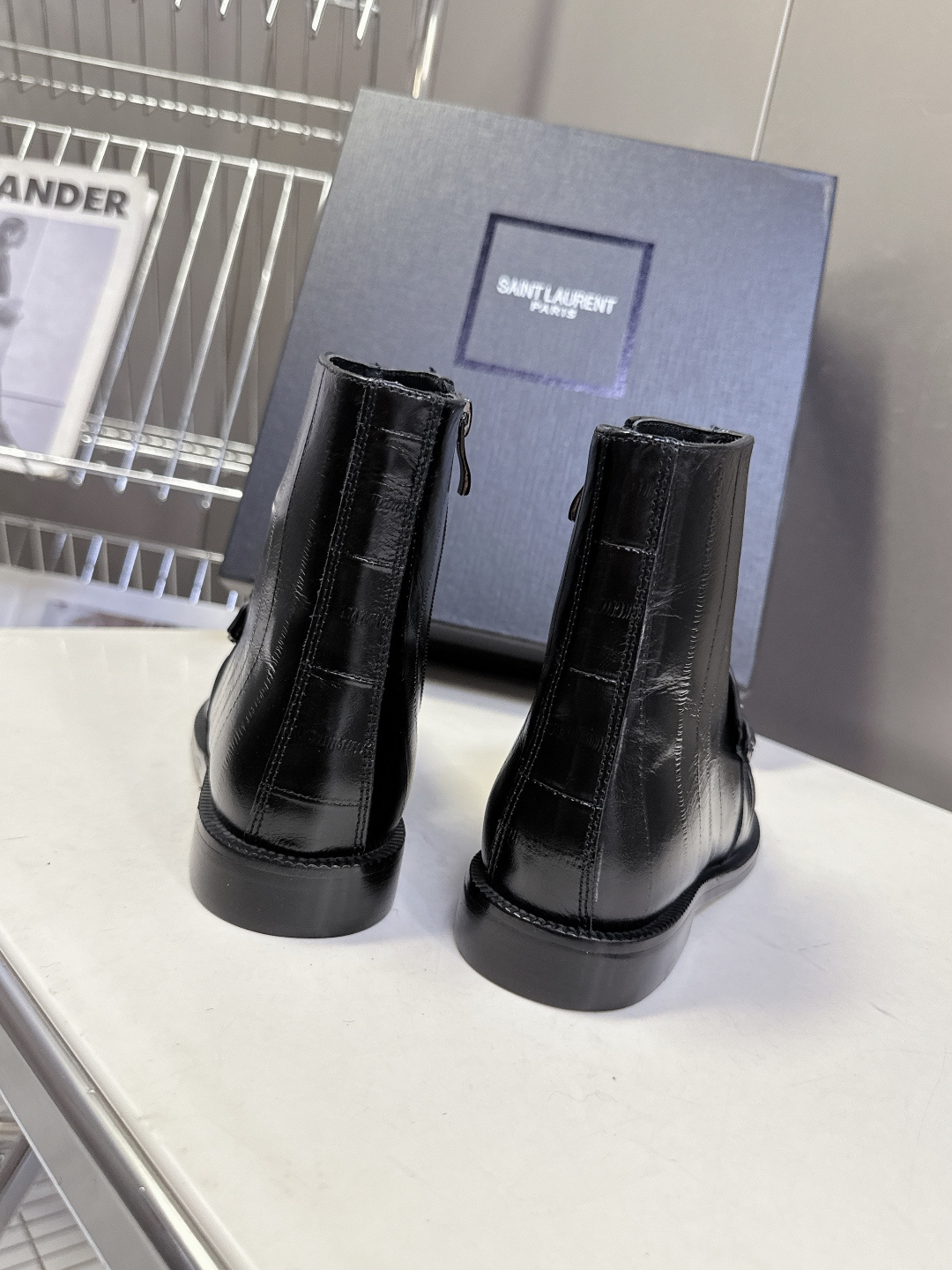 Saint Laurent圣罗兰秋冬最新款短靴 超级超级无敌火爆的一个款这款我们家每个版面的五金扣都要开