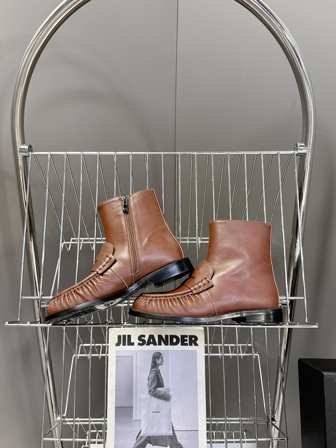 Saint Laurent圣罗兰秋冬最新款短靴 超级超级无敌火爆的一个款这款我们家每个版面的五金扣都要开