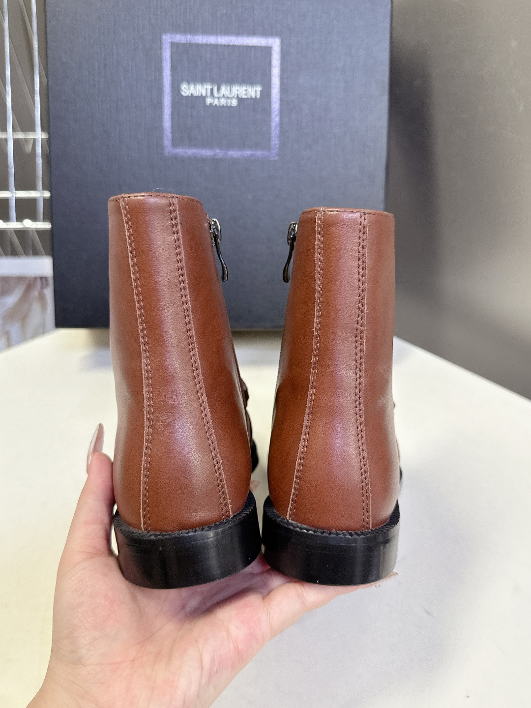 Saint Laurent圣罗兰秋冬最新款短靴 超级超级无敌火爆的一个款这款我们家每个版面的五金扣都要开