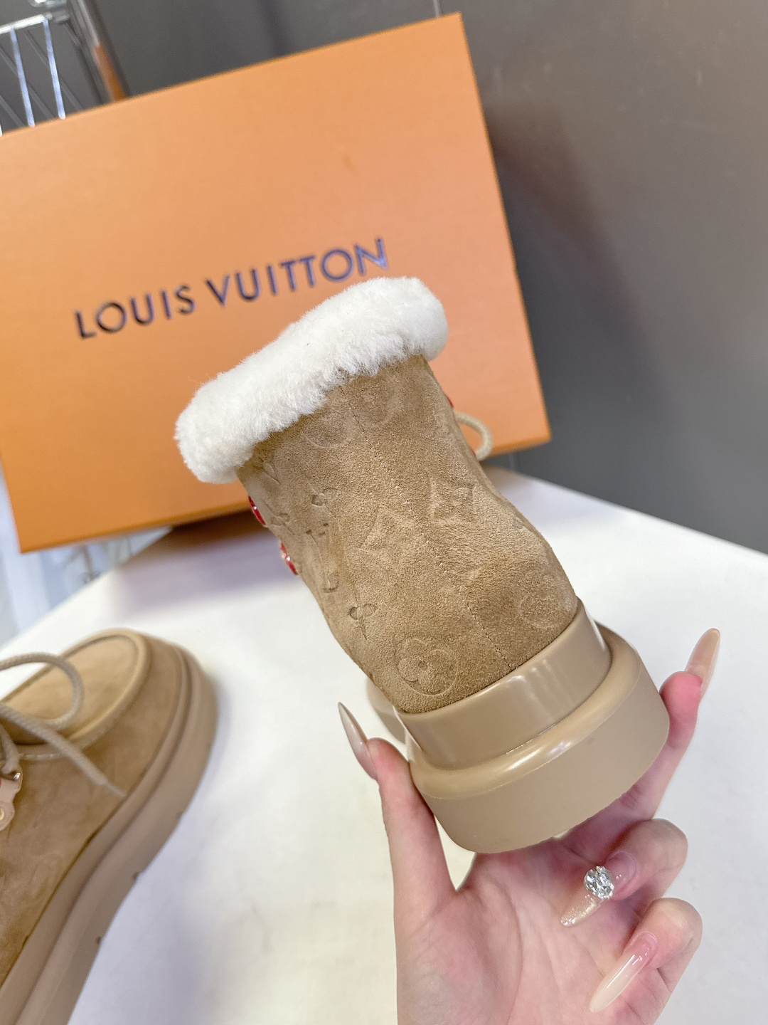 路易威登Louis Vuitton秋冬最新走秀款 雪地靴 超多明星时尚博主种草 lv秀场出镜率最高的单品