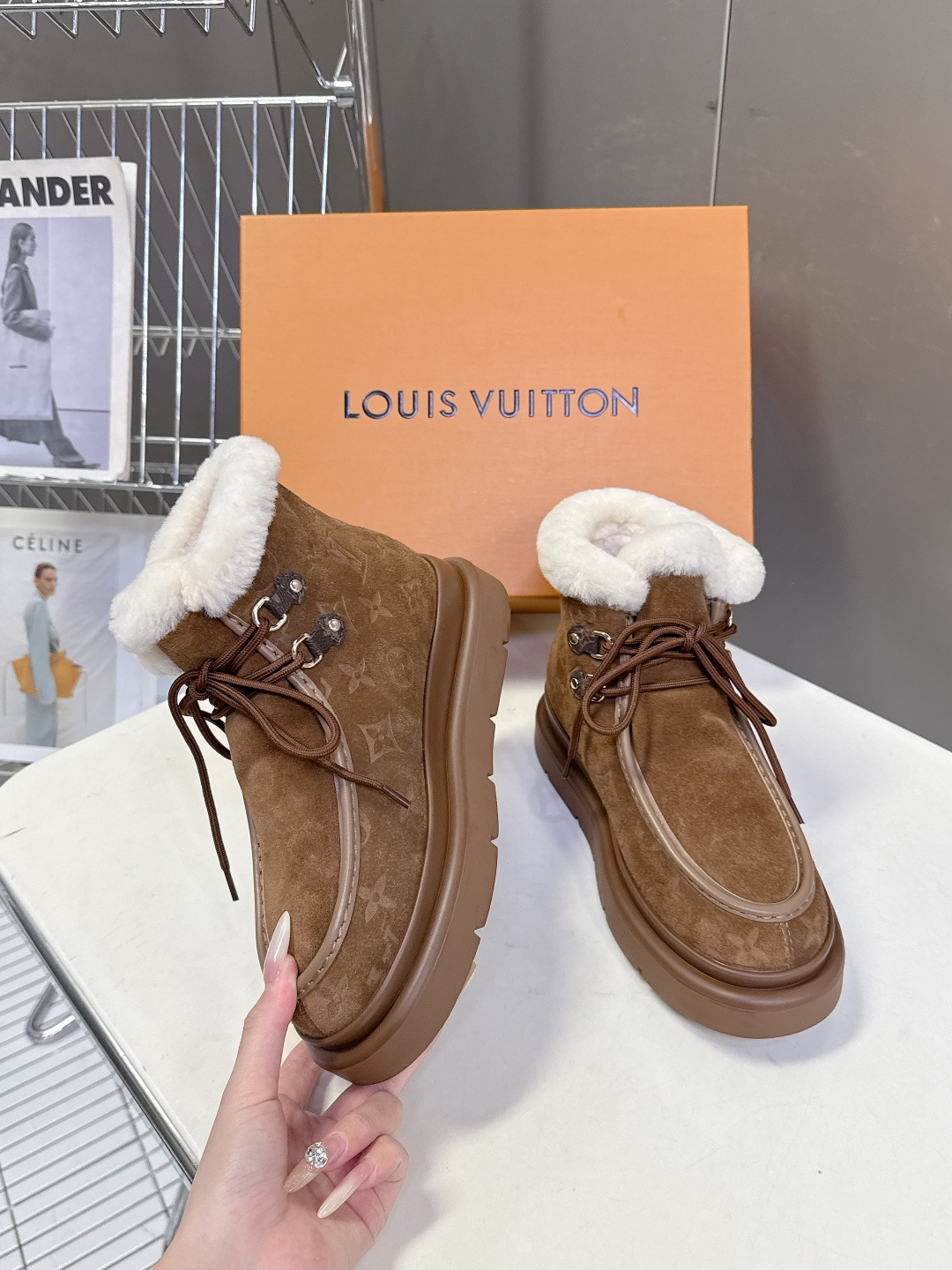 路易威登Louis Vuitton秋冬最新走秀款 雪地靴 超多明星时尚博主种草 lv秀场出镜率最高的单品