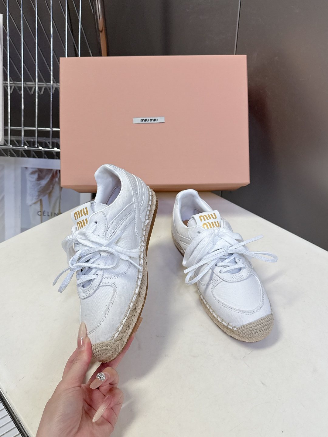 MiuMiu缪缪2026春夏最新走秀款渔夫鞋 薄底鞋 休闲鞋 超多明星网红种草 国内外博主刷爆的一款 小