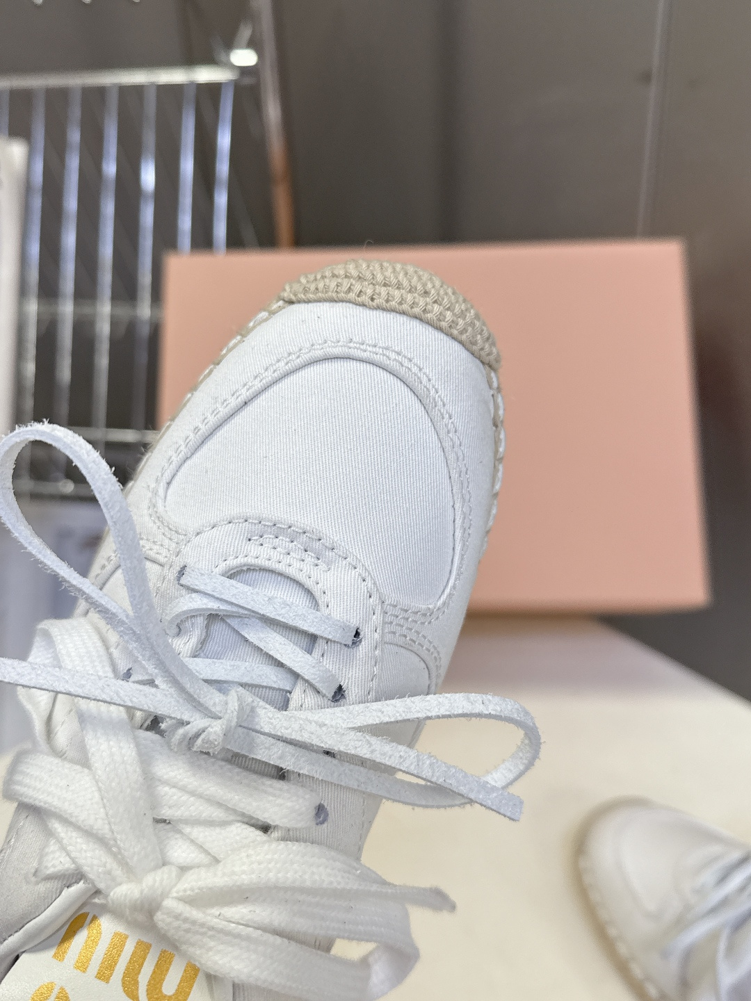 MiuMiu缪缪2026春夏最新走秀款渔夫鞋 薄底鞋 休闲鞋 超多明星网红种草 国内外博主刷爆的一款 小