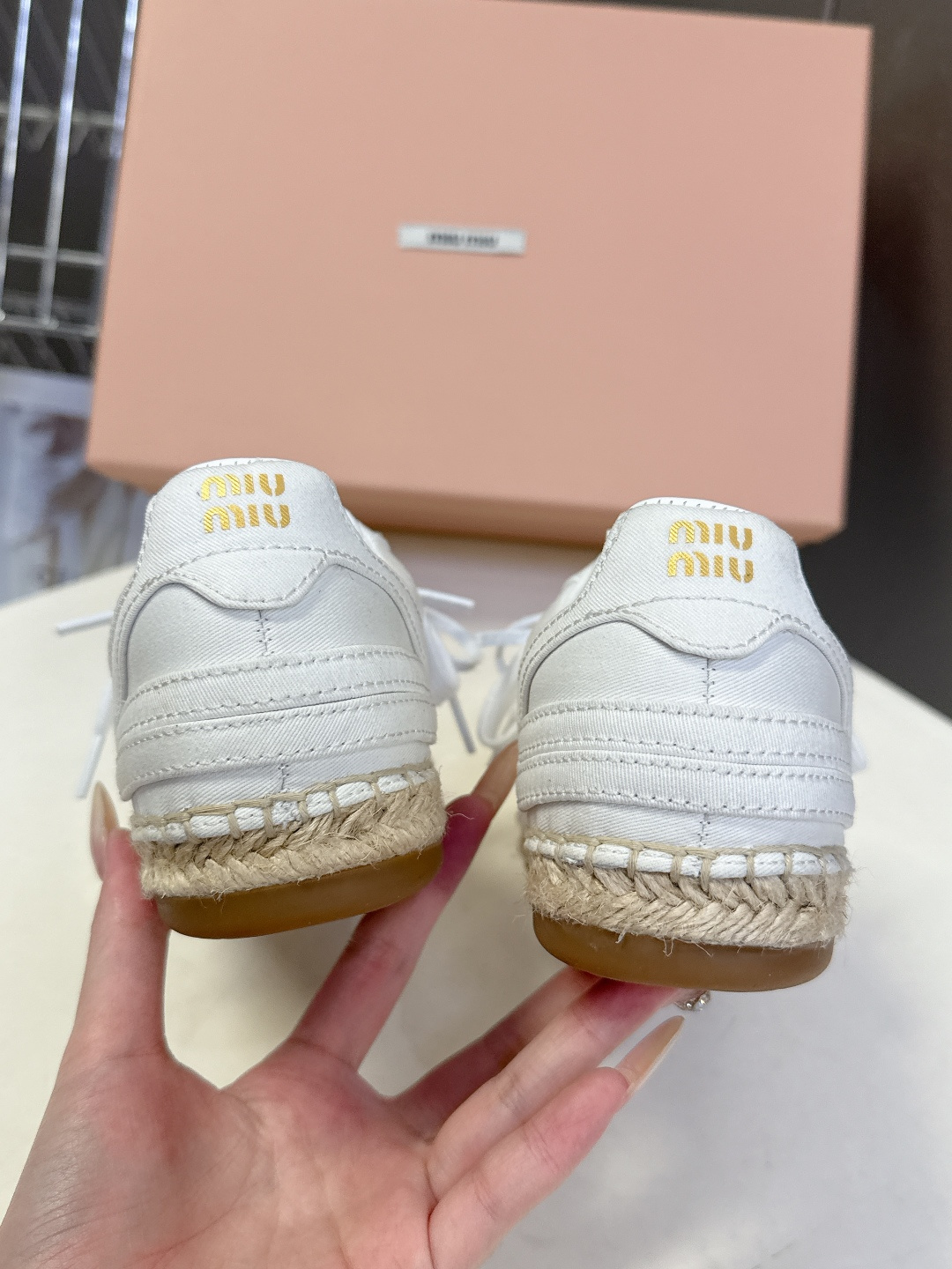 MiuMiu缪缪2026春夏最新走秀款渔夫鞋 薄底鞋 休闲鞋 超多明星网红种草 国内外博主刷爆的一款 小