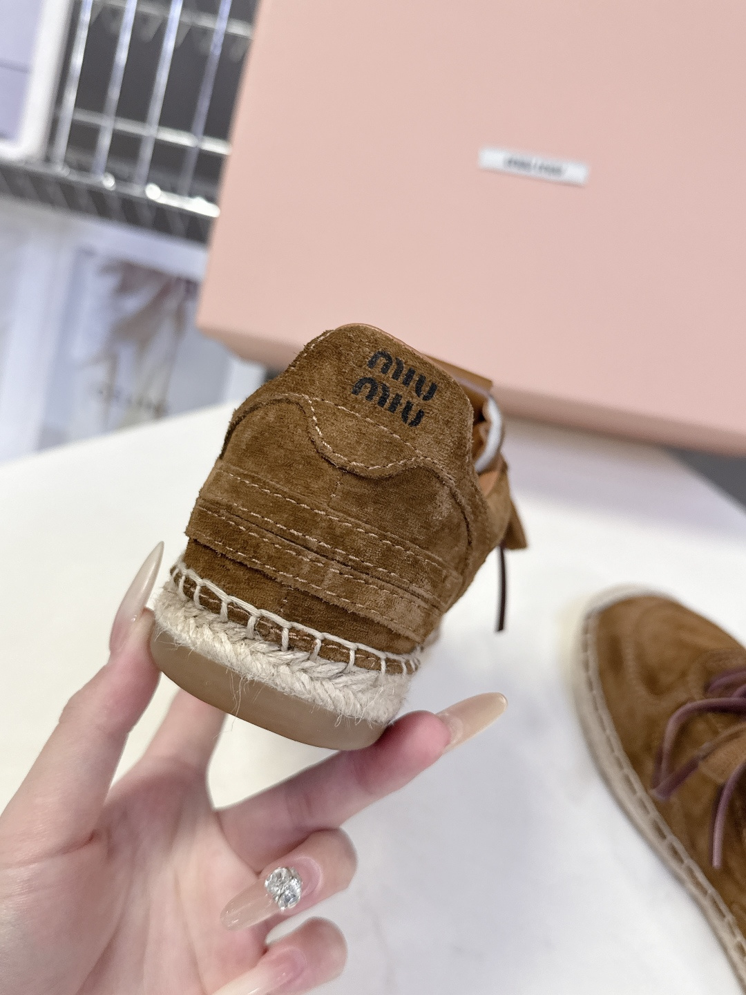 MiuMiu缪缪2026春夏最新走秀款渔夫鞋 薄底鞋 休闲鞋 超多明星网红种草 国内外博主刷爆的一款 小