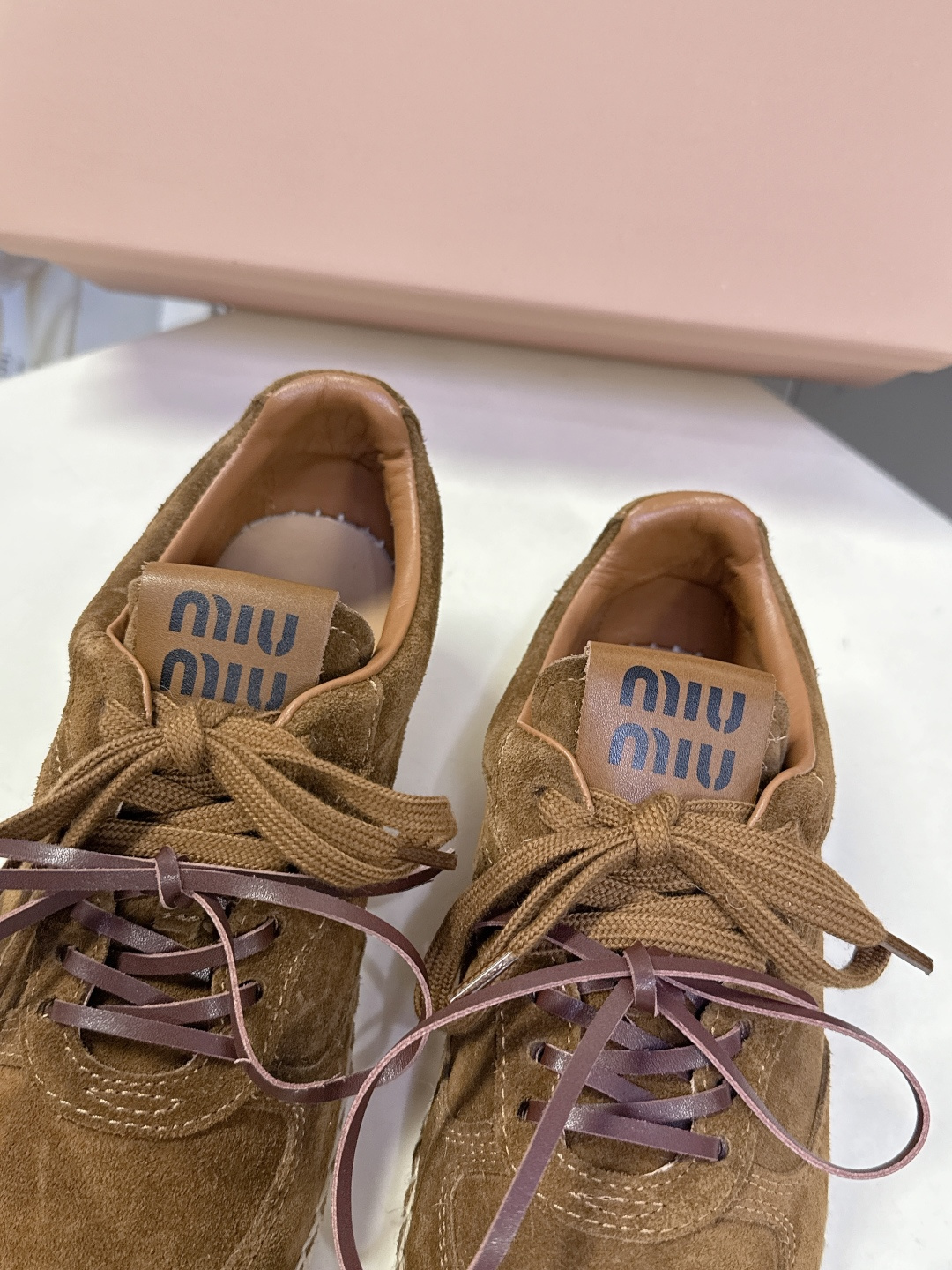 MiuMiu缪缪2026春夏最新走秀款渔夫鞋 薄底鞋 休闲鞋 超多明星网红种草 国内外博主刷爆的一款 小