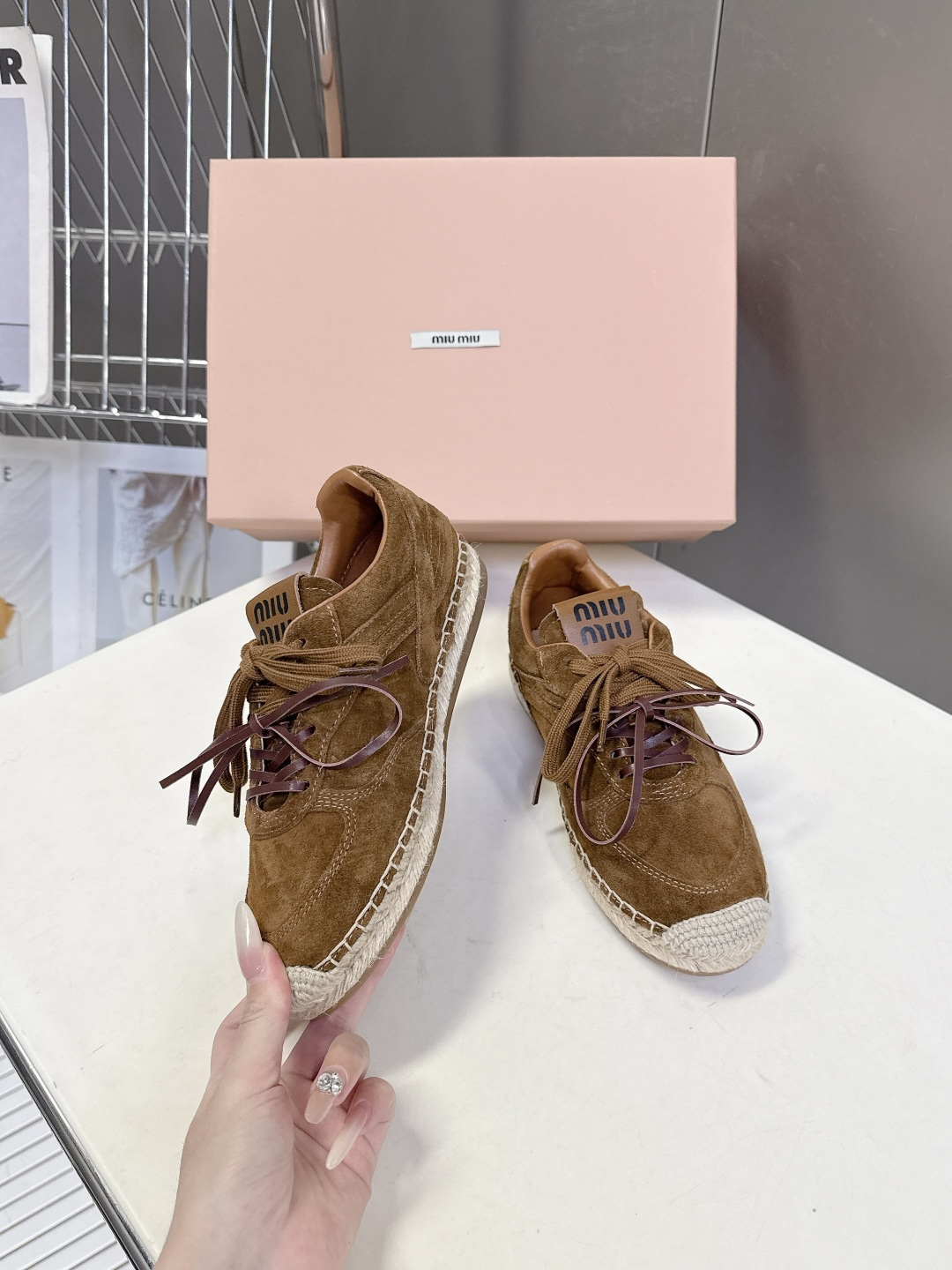 MiuMiu缪缪2026春夏最新走秀款渔夫鞋 薄底鞋 休闲鞋 超多明星网红种草 国内外博主刷爆的一款 小