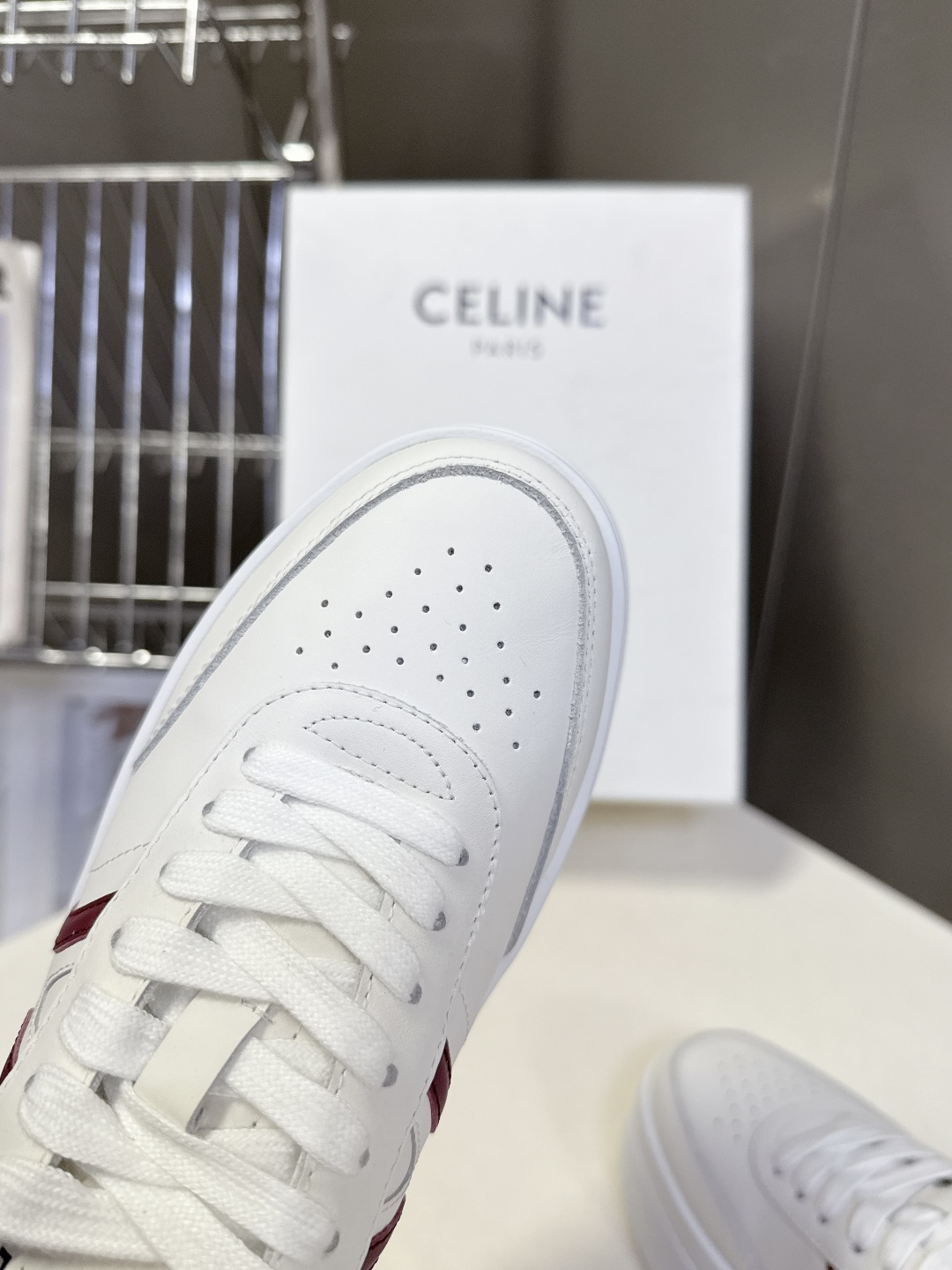 CELINE思琳春夏最新款厚底小白鞋 休闲鞋 超多明星网红种草 Lisa同款轻奢风格的小白鞋 简单舒服，