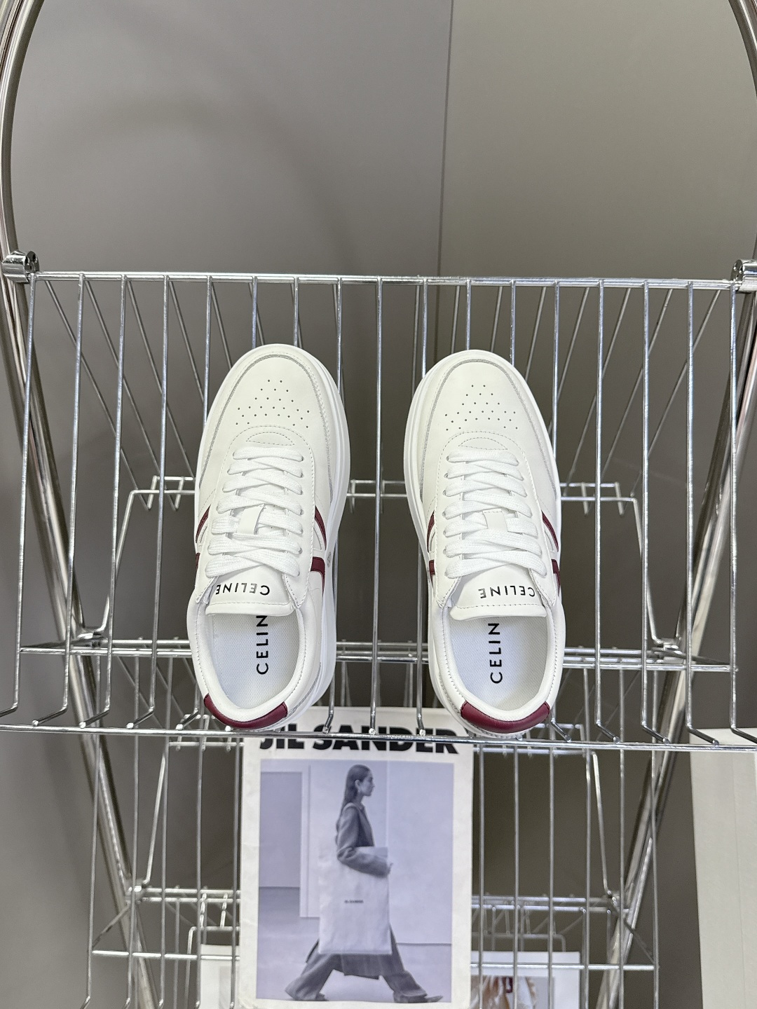 CELINE思琳春夏最新款厚底小白鞋 休闲鞋 超多明星网红种草 Lisa同款轻奢风格的小白鞋 简单舒服，