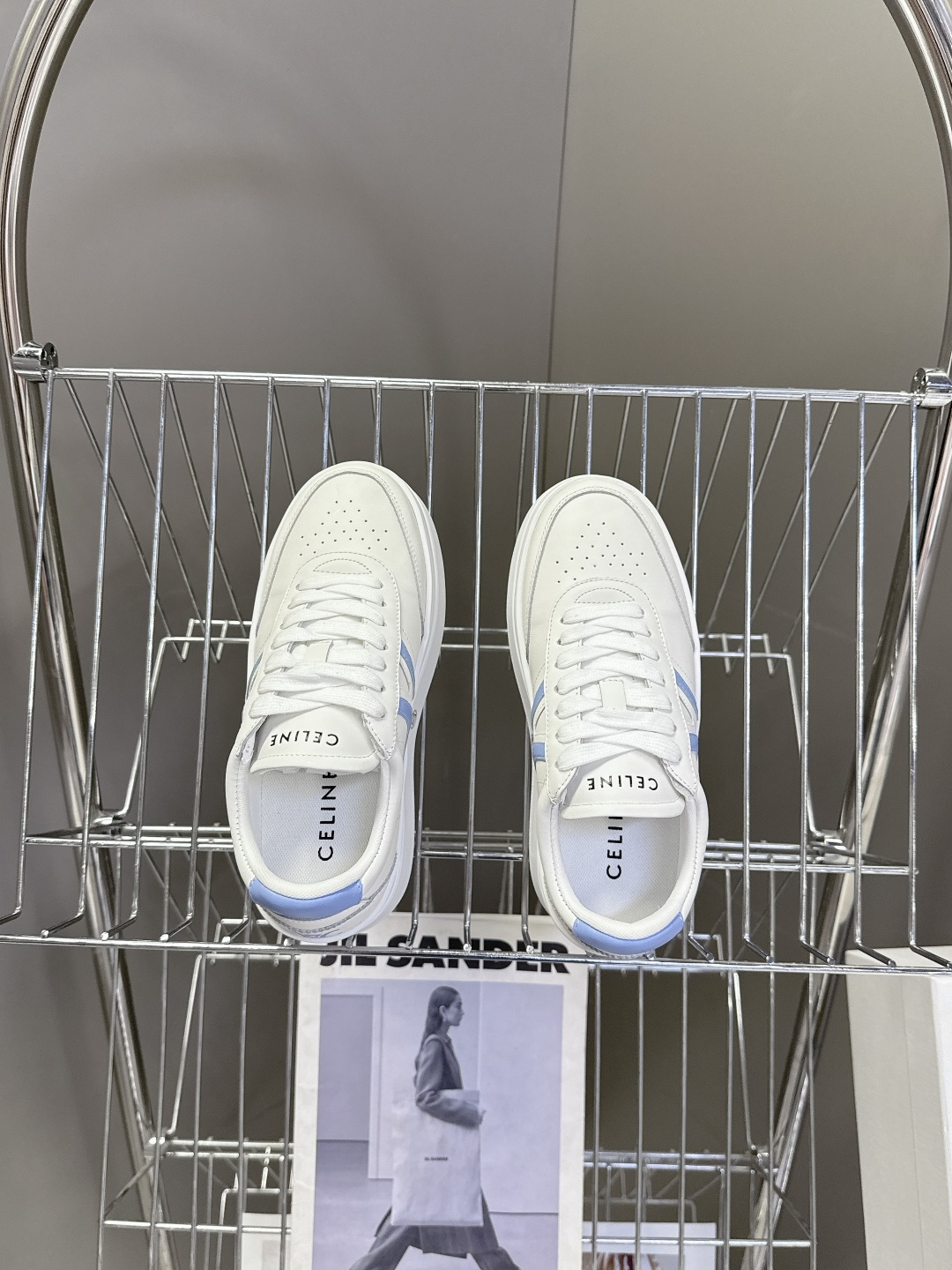 CELINE思琳春夏最新款厚底小白鞋 休闲鞋 超多明星网红种草 Lisa同款轻奢风格的小白鞋 简单舒服，