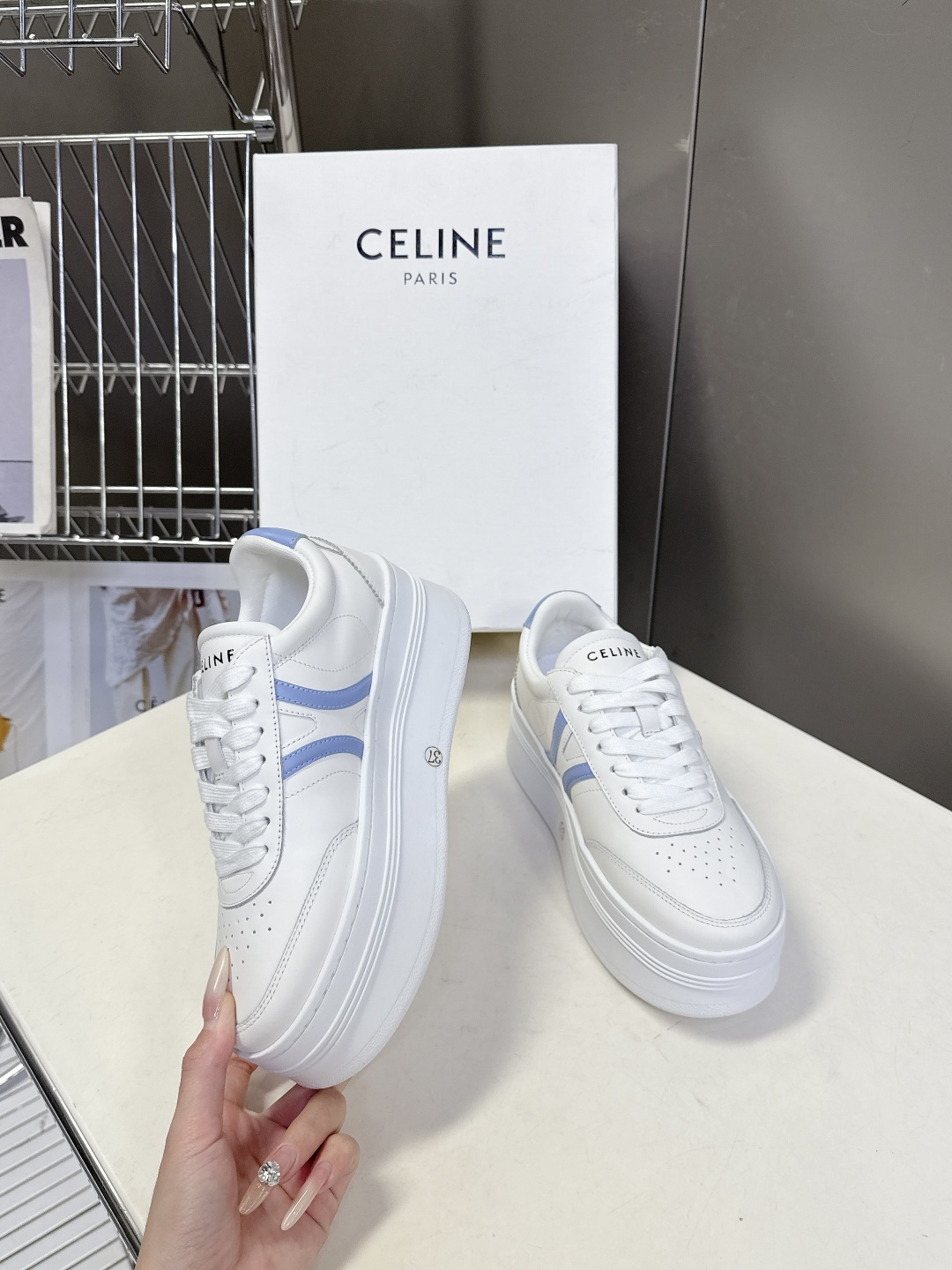 CELINE思琳春夏最新款厚底小白鞋 休闲鞋 超多明星网红种草 Lisa同款轻奢风格的小白鞋 简单舒服，