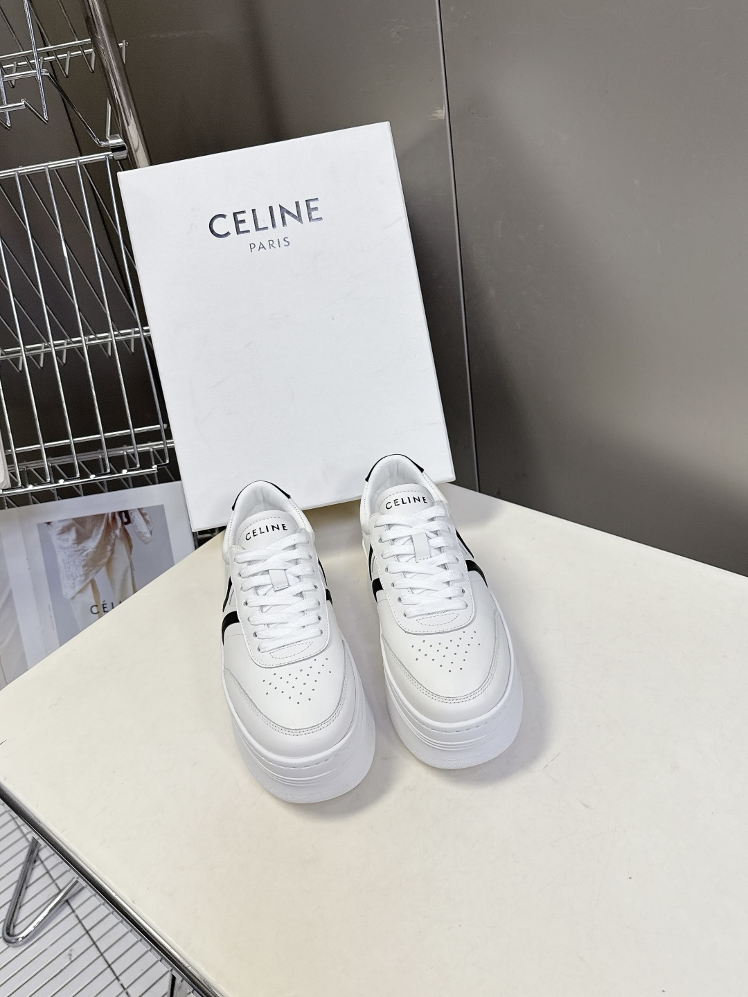 CELINE思琳春夏最新款厚底小白鞋 休闲鞋 超多明星网红种草 Lisa同款轻奢风格的小白鞋 简单舒服，