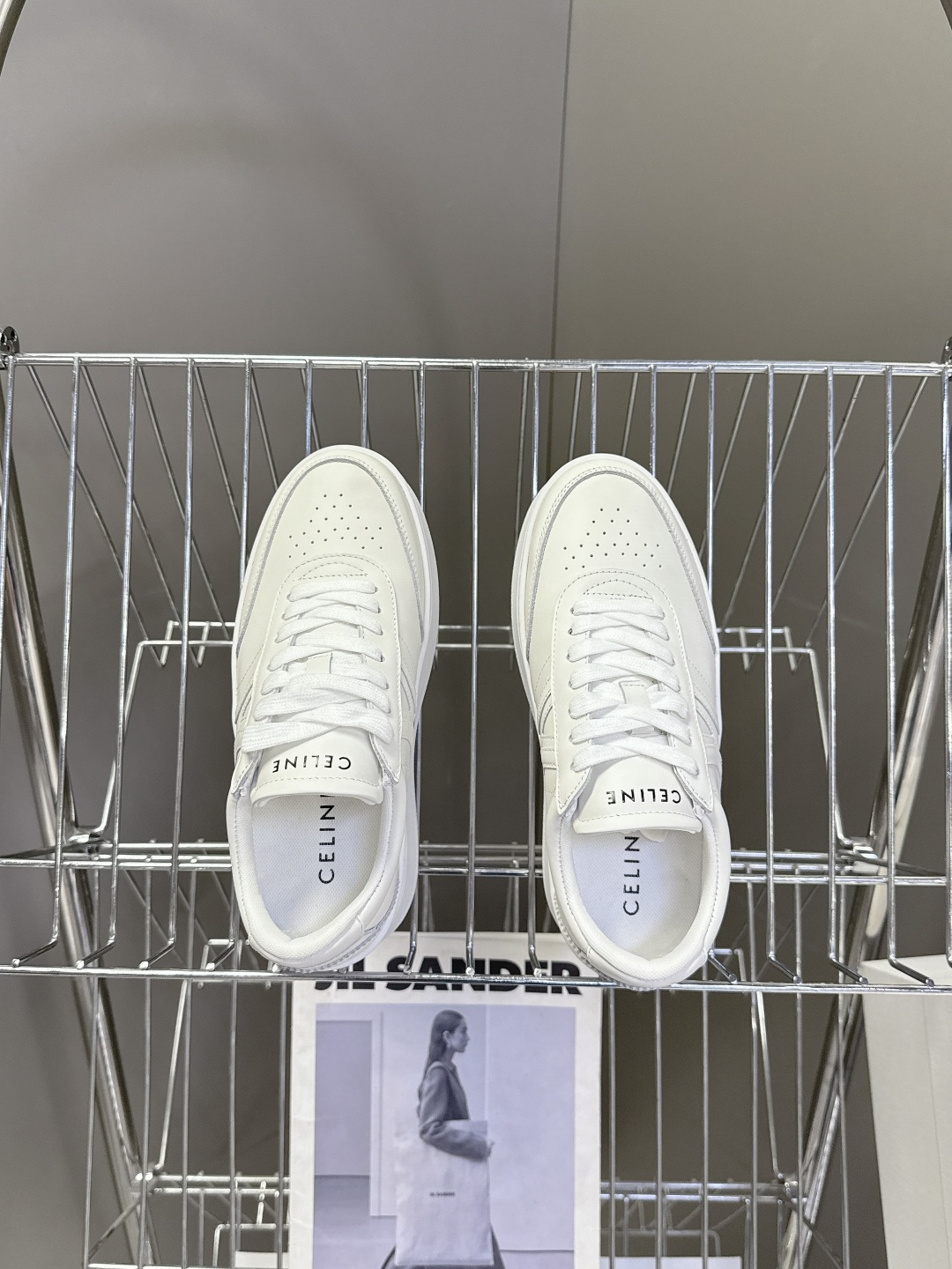 CELINE思琳春夏最新款厚底小白鞋 休闲鞋 超多明星网红种草 Lisa同款轻奢风格的小白鞋 简单舒服，