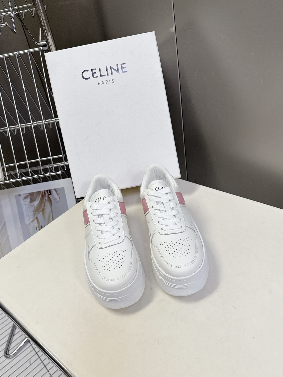 CELINE思琳春夏最新款厚底小白鞋 休闲鞋 超多明星网红种草 Lisa同款轻奢风格的小白鞋 简单舒服，