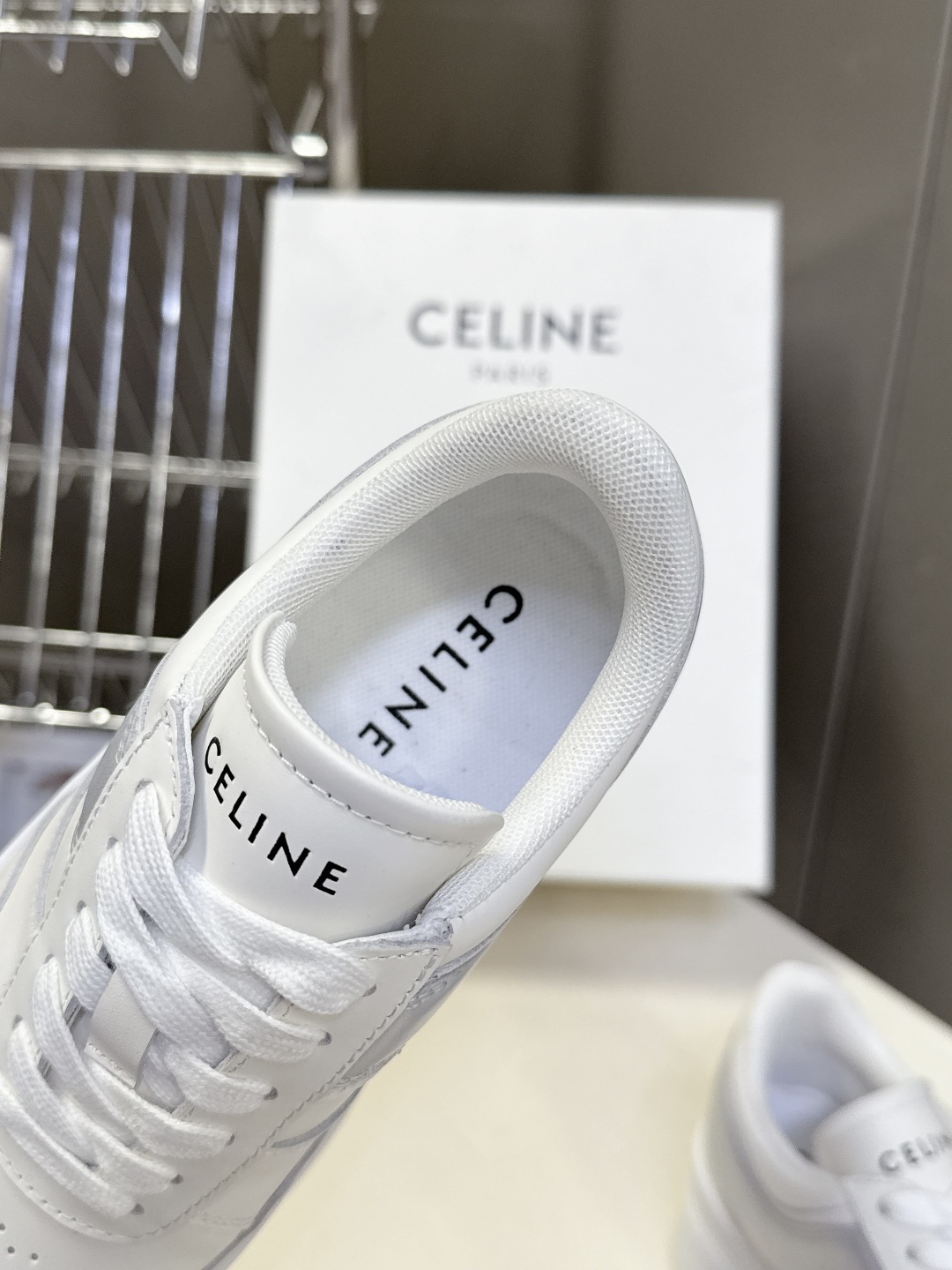 CELINE思琳春夏最新款厚底小白鞋 休闲鞋 超多明星网红种草 Lisa同款轻奢风格的小白鞋 简单舒服，