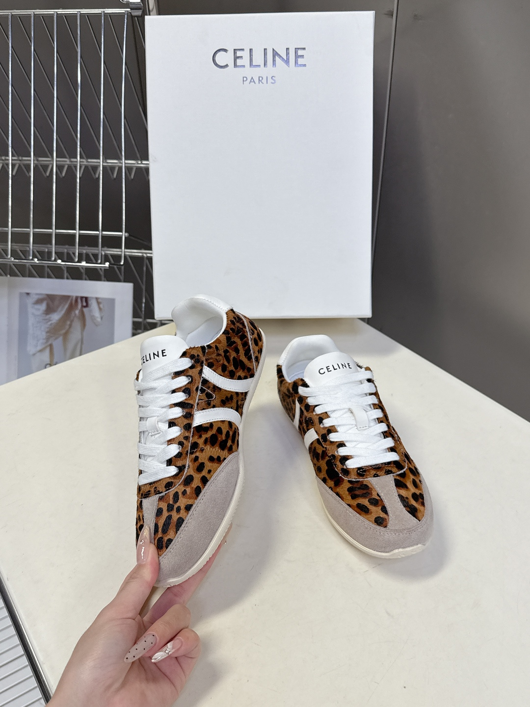 男装➕20 Celine思琳最新情侣款休闲鞋德训运动鞋 小白鞋，专柜7000RMB购入开发 充满街头感的
