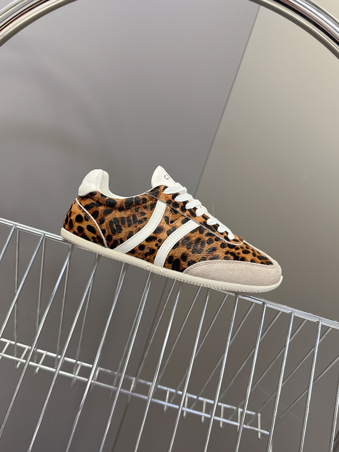 男装➕20 Celine思琳最新情侣款休闲鞋德训运动鞋 小白鞋，专柜7000RMB购入开发 充满街头感的