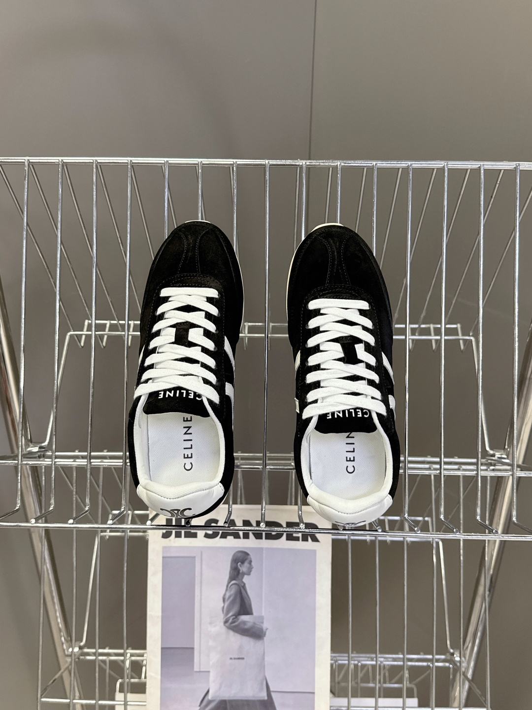 男装➕20 Celine思琳最新情侣款休闲鞋德训运动鞋 小白鞋，专柜7000RMB购入开发 充满街头感的