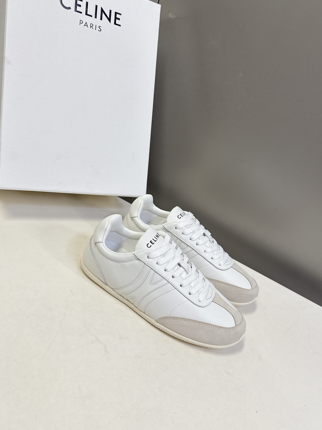 男装➕20 Celine思琳最新情侣款休闲鞋德训运动鞋 小白鞋，专柜7000RMB购入开发 充满街头感的