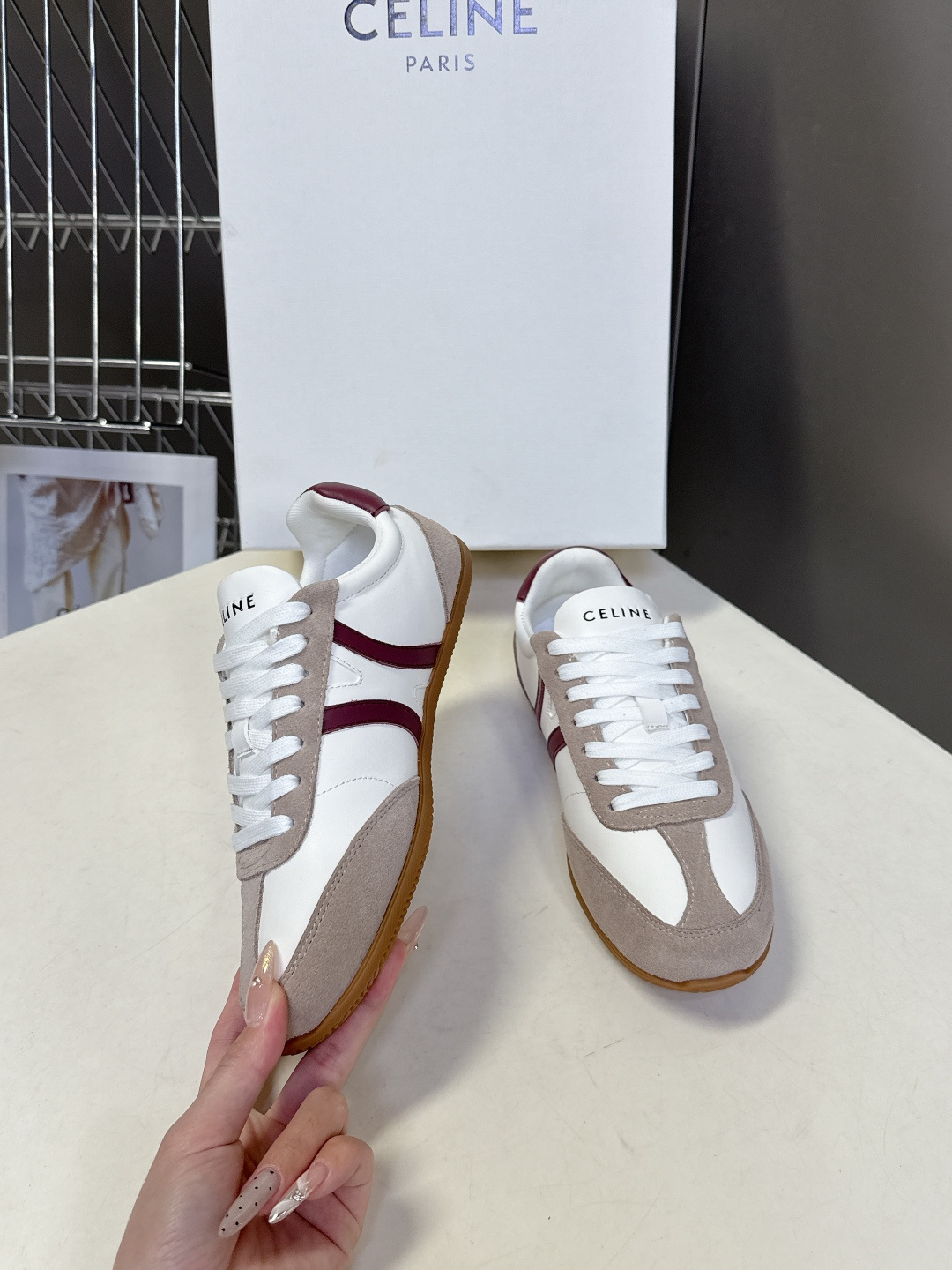 男装➕20 Celine思琳最新情侣款休闲鞋德训运动鞋 小白鞋，专柜7000RMB购入开发 充满街头感的