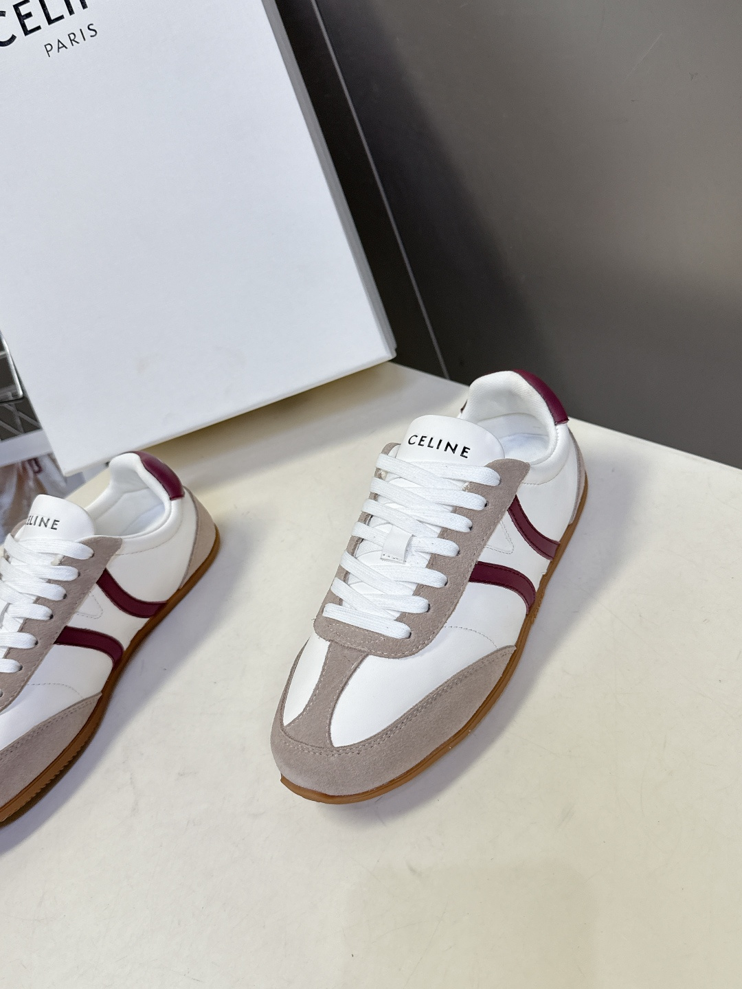 男装➕20 Celine思琳最新情侣款休闲鞋德训运动鞋 小白鞋，专柜7000RMB购入开发 充满街头感的
