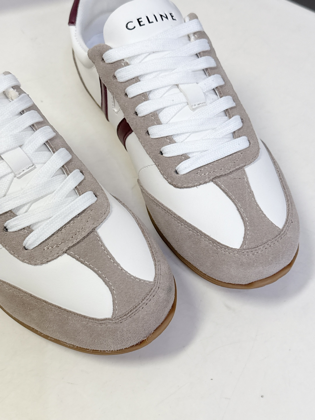 男装➕20 Celine思琳最新情侣款休闲鞋德训运动鞋 小白鞋，专柜7000RMB购入开发 充满街头感的