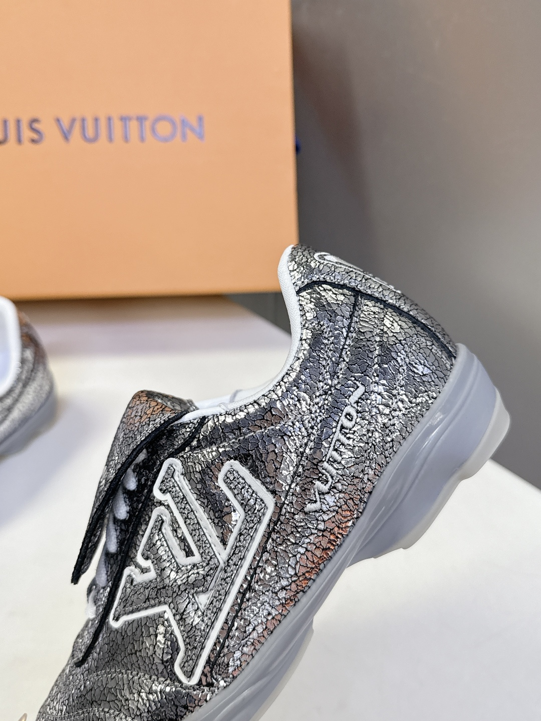 LV路易威登最新Footprint系列 情侣款足球运动鞋原版购入开发 做货 这款 Footprint S